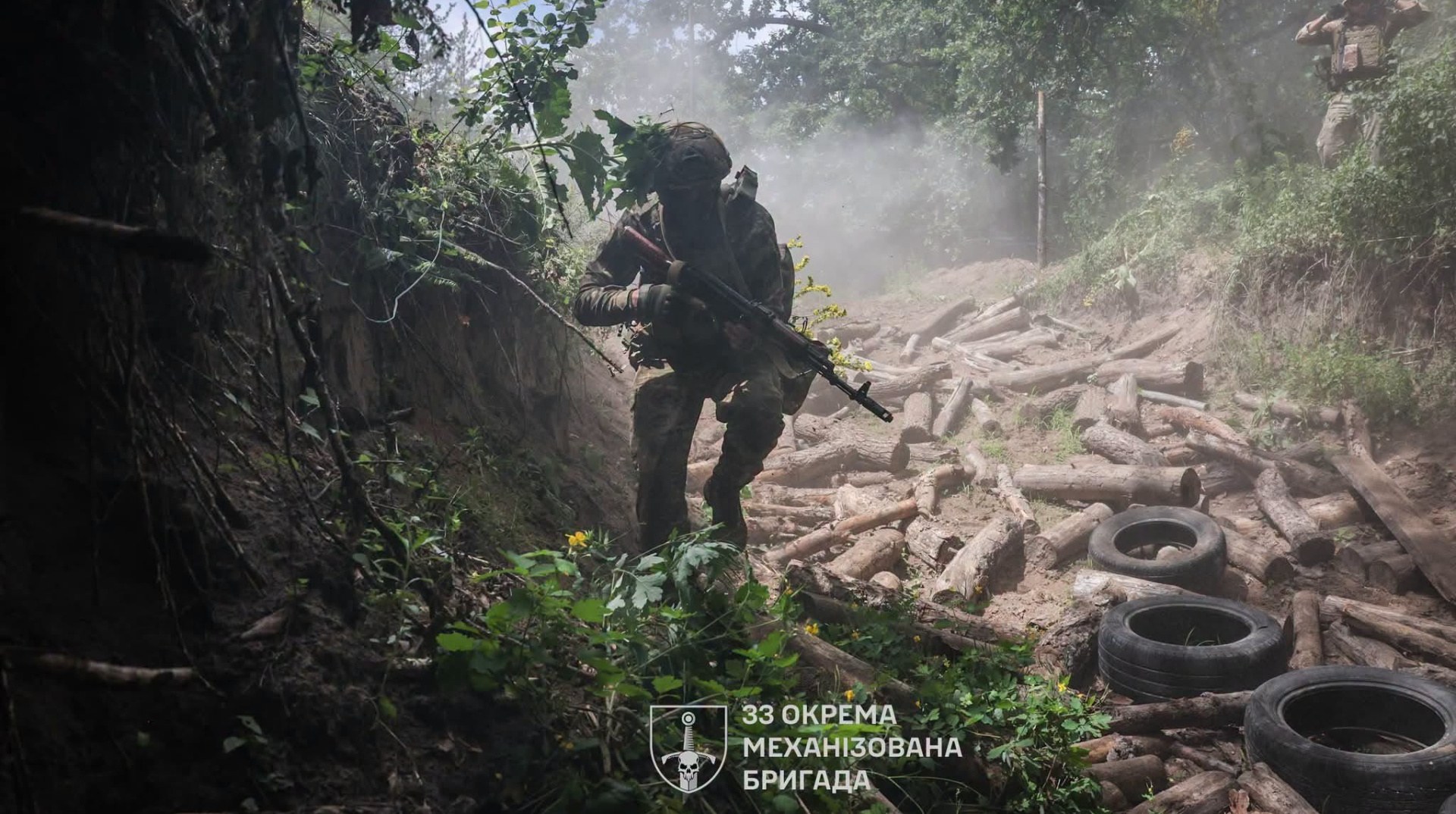 Карта фронту з позначенням напрямків найбільшої активності бойових дій