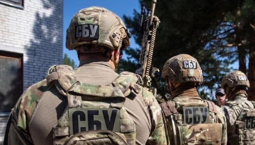Вилучені у затриманих агентів дві саморобні бомби та компоненти для вибухівки