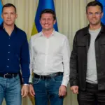 Андрій Шевченко, Андрій Артюхов та Артем Стоянов під час оголошення партнерства VUSO та УАФ