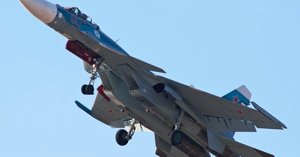СБС офіційно підтвердили знищення Су-33 і Мі-8 в Анапі