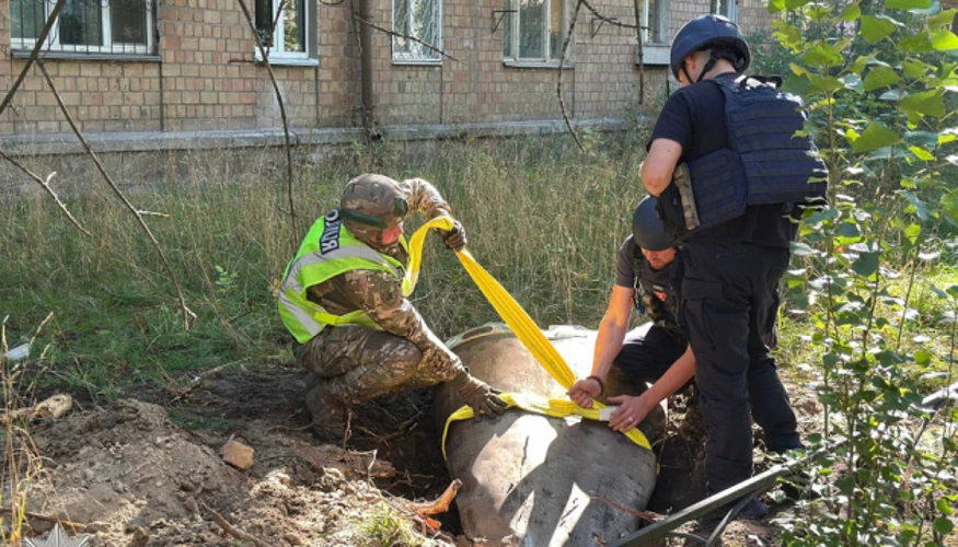 У Києві оприлюднили ключові цифри та рішення щодо двох частин ракет біля будинків